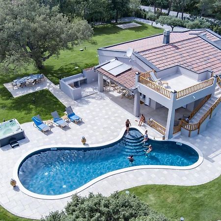 Villa Golden Root Real Estate 圣特奥多罗 外观 照片