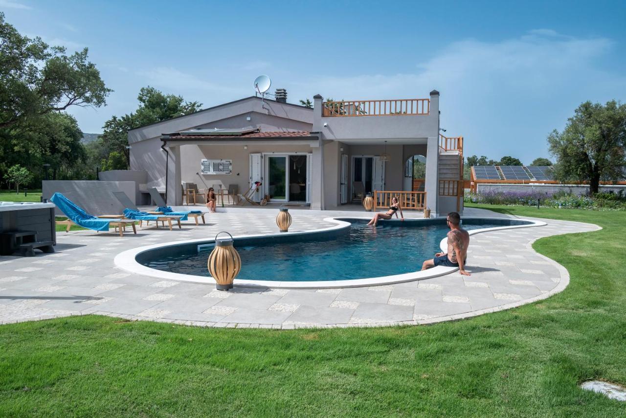 Villa Golden Root Real Estate 圣特奥多罗 外观 照片